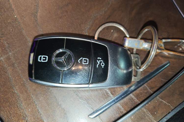 Used Mercedes-Benz E-Class 2018 Facelift E 200 L Vehicle Key