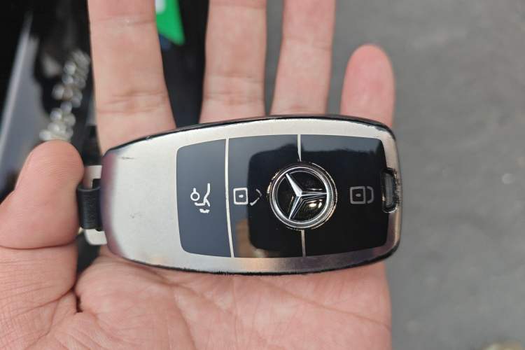 Used Mercedes-Benz E-Class 2018 Facelift E 200 L 4MATIC Vehicle Key