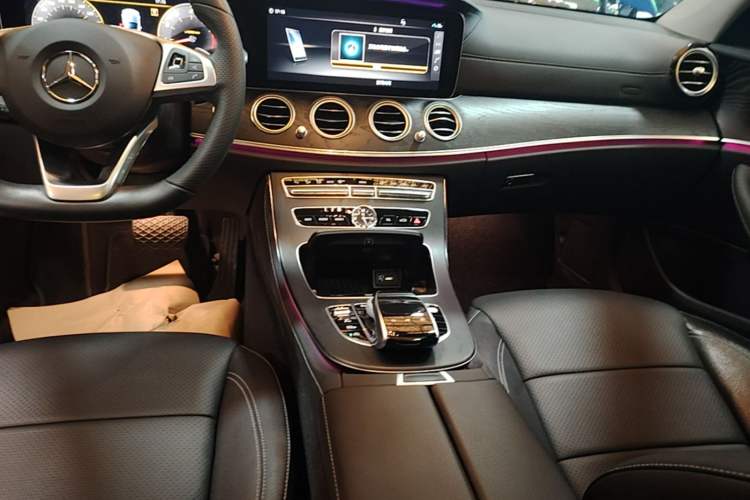 Used Mercedes-Benz E-Class 2018 Restyled E 300 L Sporty and Stylish Edition Audio And AC Panel