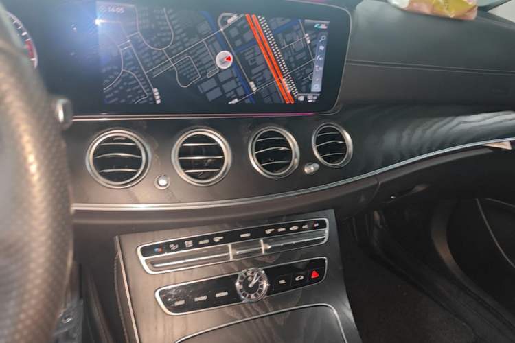 Used Mercedes-Benz E-Class 2018 Restyled E 300 L Sport Luxury Edition Audio And AC Panel