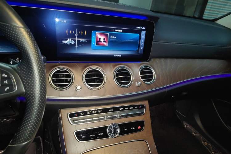 Used Mercedes-Benz E-Class 2018 E 300 L Luxury Model Audio And AC Panel