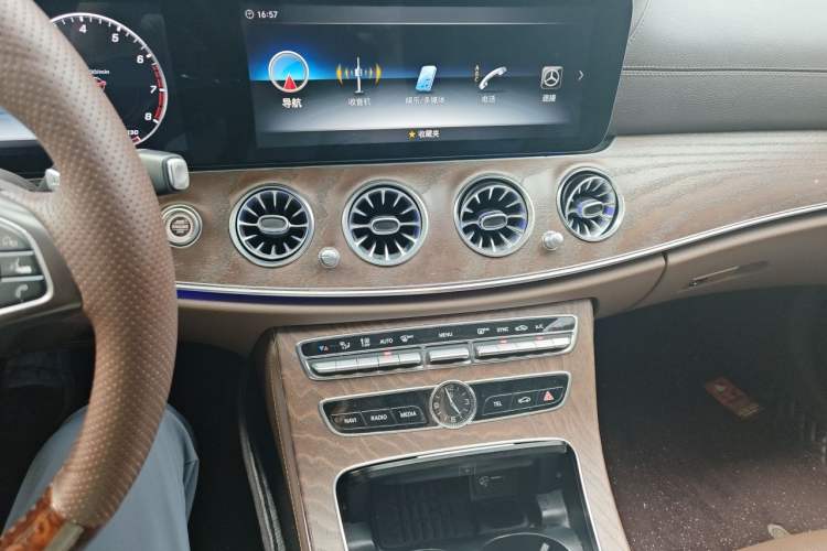 Used Mercedes-Benz E-Class 2018 Facelift E 200 L Audio And AC Panel