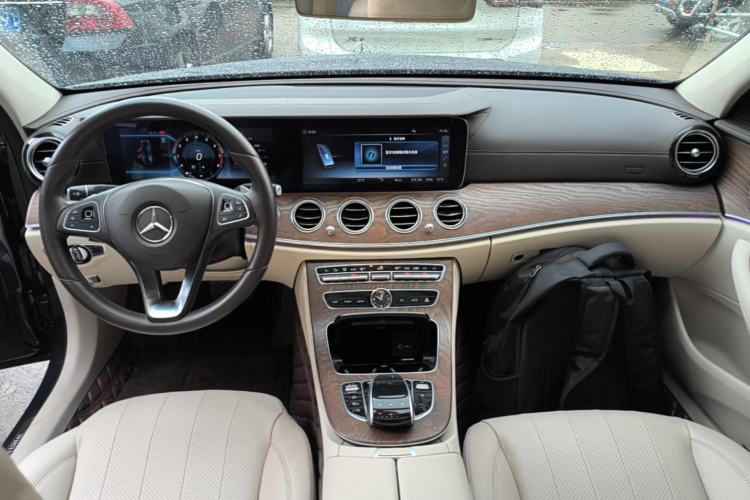 Used Mercedes-Benz E-Class 2018 Facelifted E 300 L Stylish Version Center Console