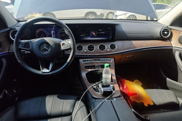 Used Mercedes-Benz E-Class 2018 Facelift E 200 L Center Console