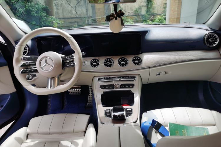 Used Mercedes-Benz E-Class 2018 E 200 Coupe Center Console