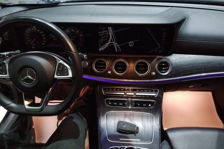 Used Mercedes-Benz E-Class 2018 Facelift E 200 L Sport Edition Center Console
