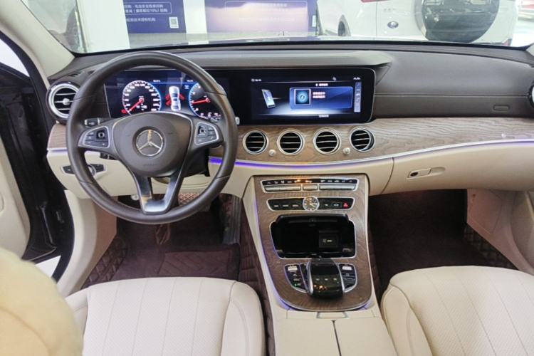 Used Mercedes-Benz E-Class 2018 Facelifted E 300 L Stylish Version Center Console