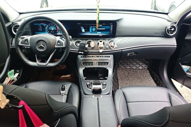 Used Mercedes-Benz E-Class 2018 Restyled E 300 L Sport Luxury Edition Center Console