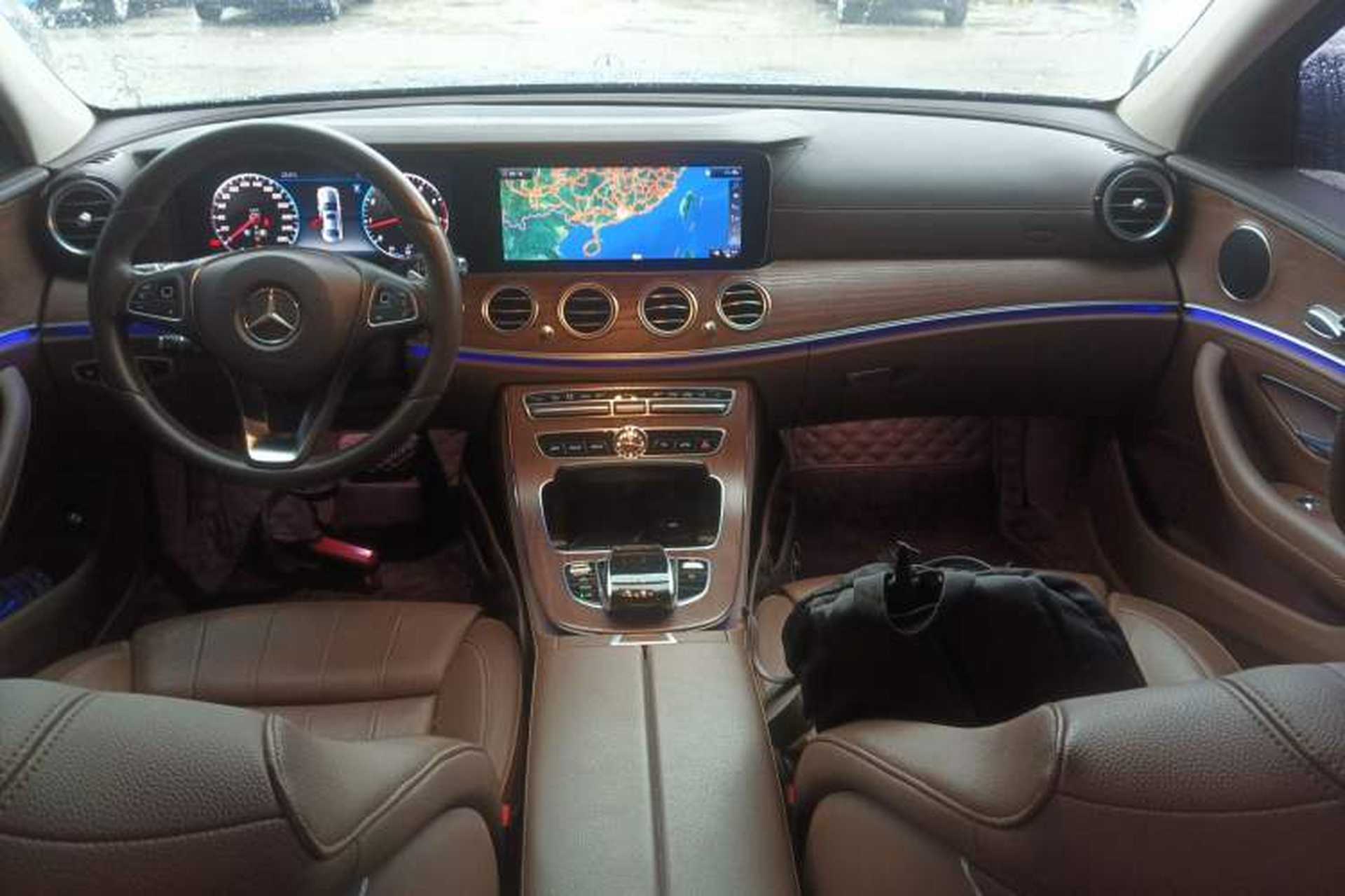 Used Mercedes-Benz E-Class 2018 E 200 L Center Console