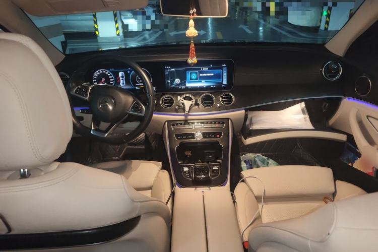 Used Mercedes-Benz E-Class 2018 Facelift E 200 L Sport Edition Center Console