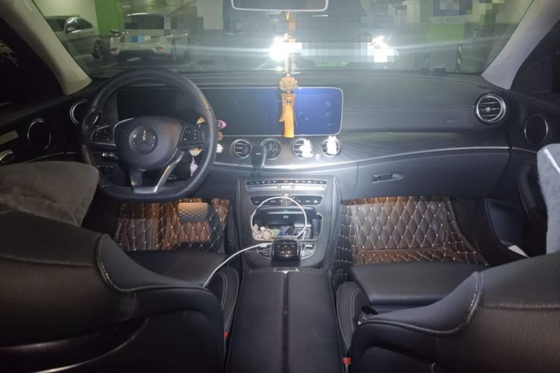 Used Mercedes-Benz E-Class 2018 E 200 L Sport Edition Center Console