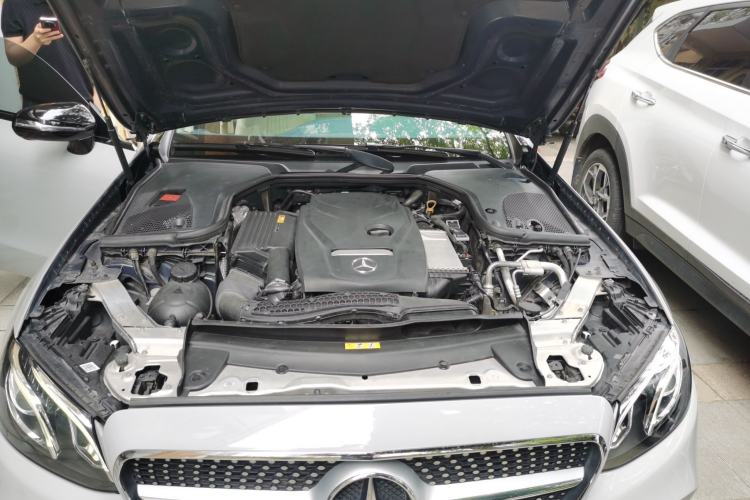 Used Mercedes-Benz E-Class 2018 E 200 Coupe Engine Bay