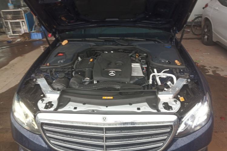 Used Mercedes-Benz E-Class 2018 E 200 L Engine Bay