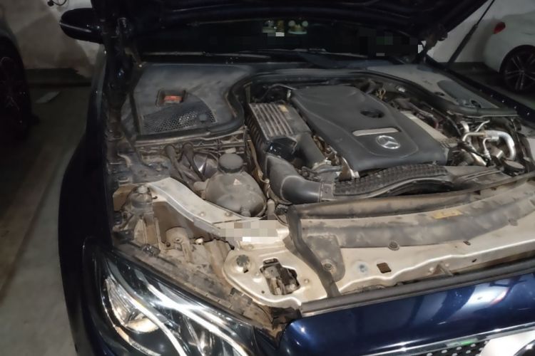 Used Mercedes-Benz E-Class 2018 E 200 L Sport Edition Engine Bay Right