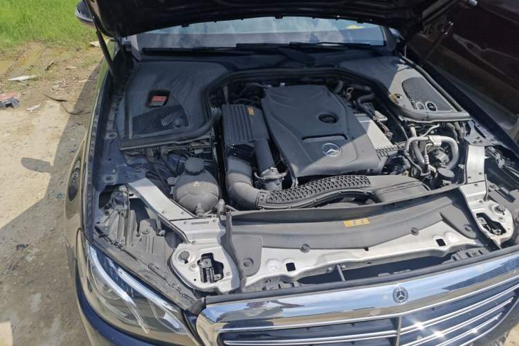 Used Mercedes-Benz E-Class 2018 Facelift E 200 L Engine Bay Right