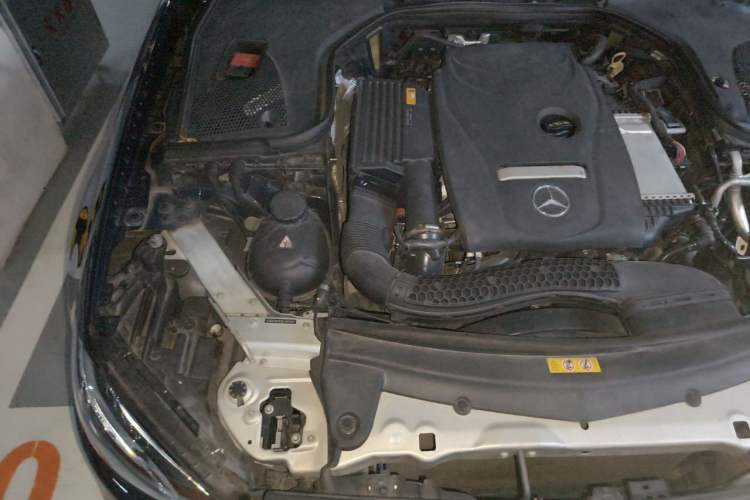 Used Mercedes-Benz E-Class 2018 E 200 L Sport Edition Engine Bay Right
