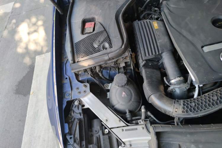 Used Mercedes-Benz E-Class 2018 Facelift E 300 L Luxury Edition Engine Bay Right