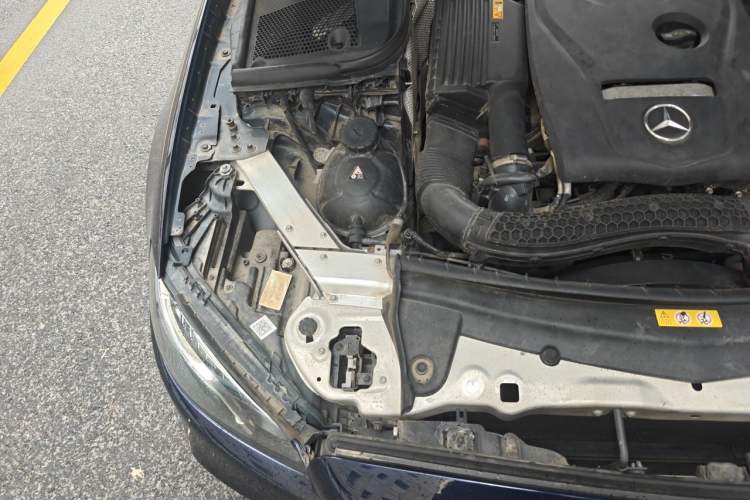 Used Mercedes-Benz E-Class 2018 E 200 Coupe Engine Bay Right