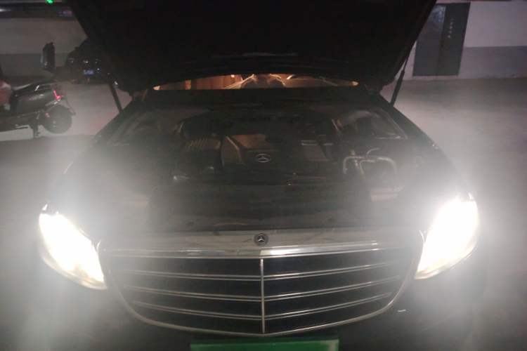 Used Mercedes-Benz E-Class 2018 Facelift E 200 L Engine Bay