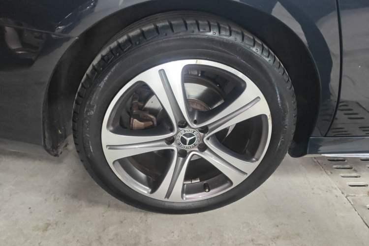 Used Mercedes-Benz E-Class 2018 E 200 L Sport Edition Exterior 5