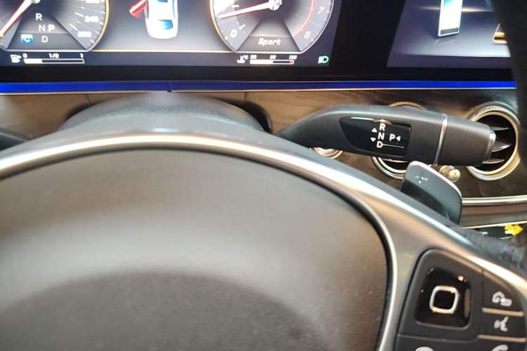 Used Mercedes-Benz E-Class 2018 Restyled E 300 L Sporty and Stylish Edition Gear Lever