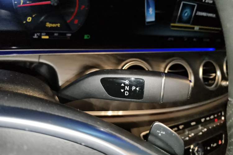 Used Mercedes-Benz E-Class 2018 Restyled E 300 L Sporty and Stylish Edition Gear Lever