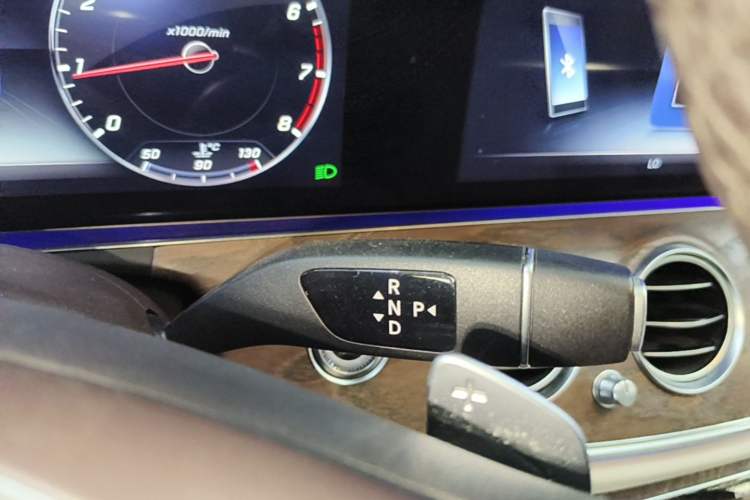 Used Mercedes-Benz E-Class 2018 Facelifted E 300 L Stylish Version Gear Lever