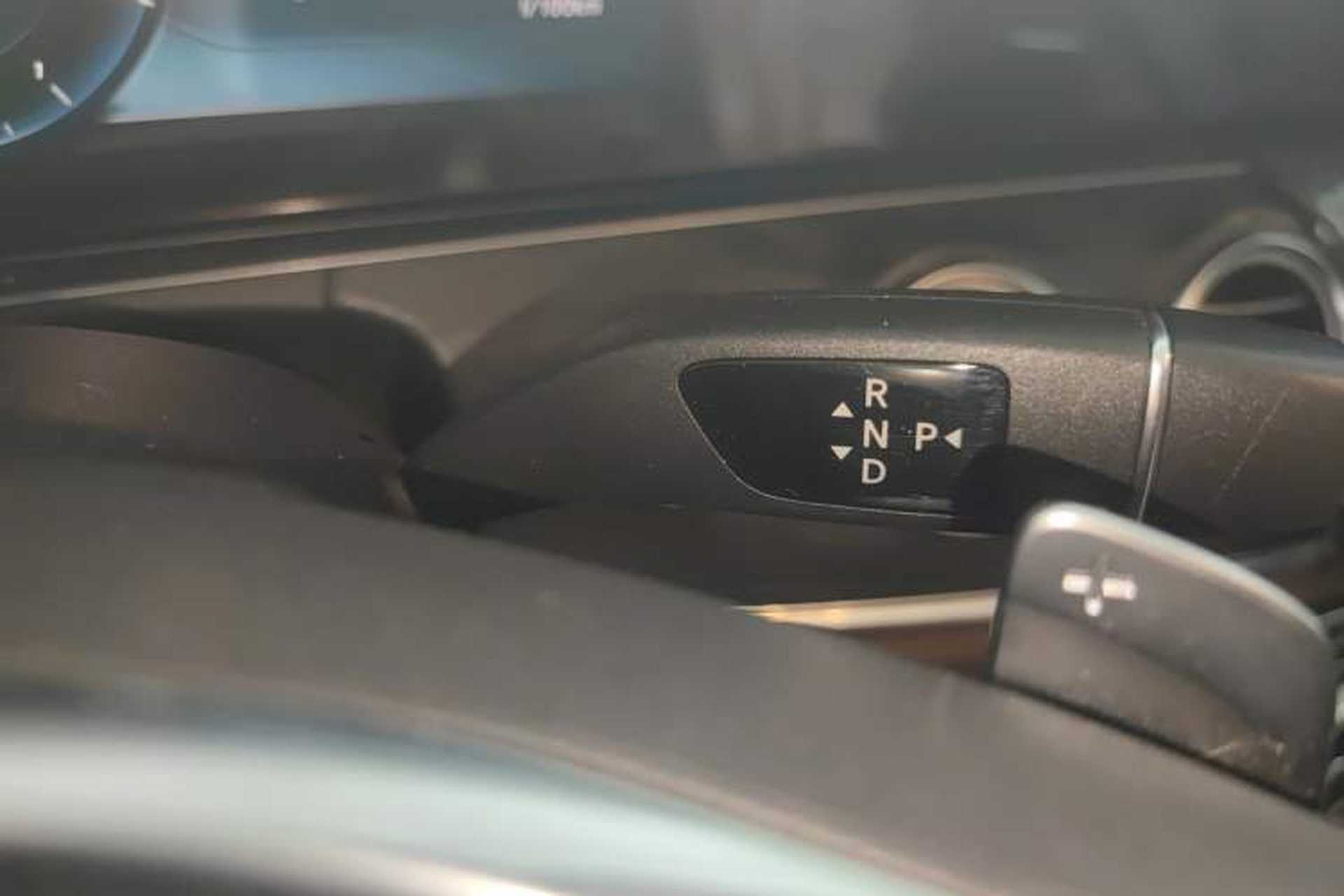 Used Mercedes-Benz E-Class 2018 Facelift E 200 L Sport Edition Gear Lever