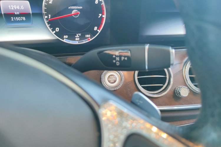 Used Mercedes-Benz E-Class 2018 Facelift E 300 L Luxury Edition Gear Lever