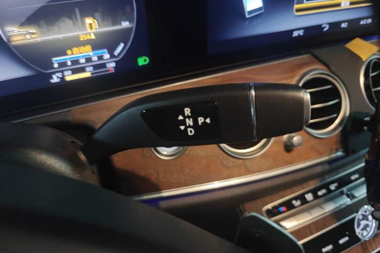 Used Mercedes-Benz E-Class 2018 E 300 L Luxury Model Gear Lever