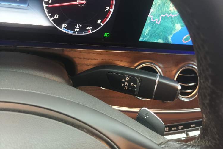 Used Mercedes-Benz E-Class 2018 E 200 L Gear Lever