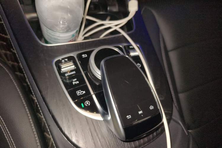 Used Mercedes-Benz E-Class 2018 Restyled E 300 L Sporty and Stylish Edition Gear Lever