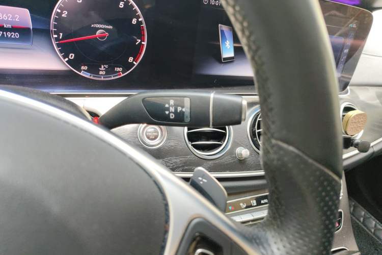 Used Mercedes-Benz E-Class 2018 E 300 L Sporty and Stylish Model Gear Lever
