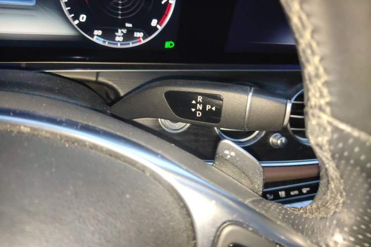 Used Mercedes-Benz E-Class 2018 Facelift E 200 L Sport Edition Gear Lever