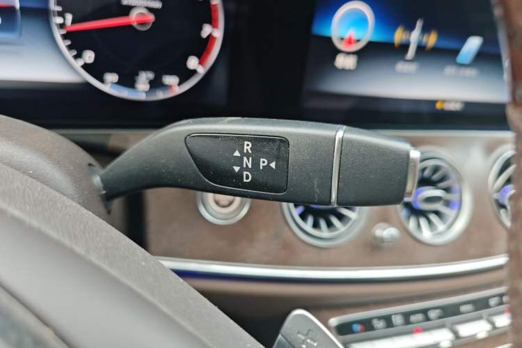 Used Mercedes-Benz E-Class 2018 Facelift E 200 L Gear Lever
