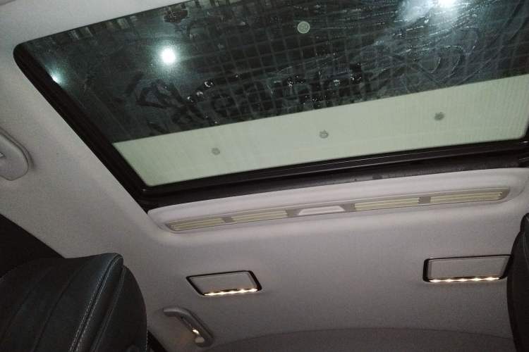 Used Mercedes-Benz E-Class 2018 Facelift E 200 L Sport Edition Headliner