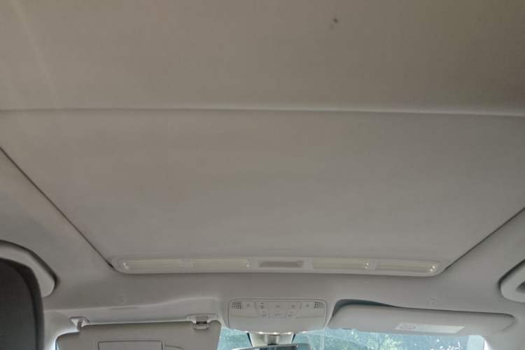 Used Mercedes-Benz E-Class 2018 Facelift E 200 L Headliner