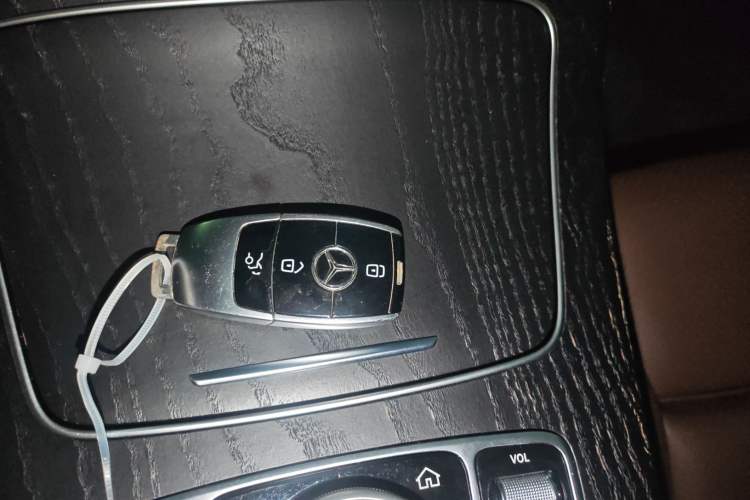 Used Mercedes-Benz E-Class 2018 E 200 L Sport Edition Interior 1