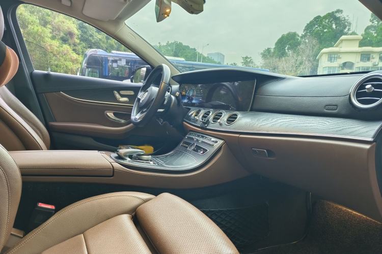 Used Mercedes-Benz E-Class 2018 Facelift E 200 L Sport Edition Interior 3