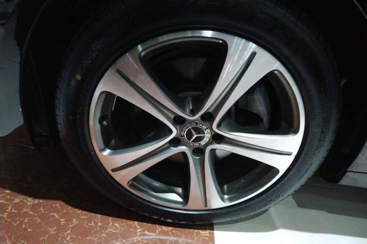 Used Mercedes-Benz E-Class 2018 Facelift E 200 L Sport Edition Left Front Wheel Hub