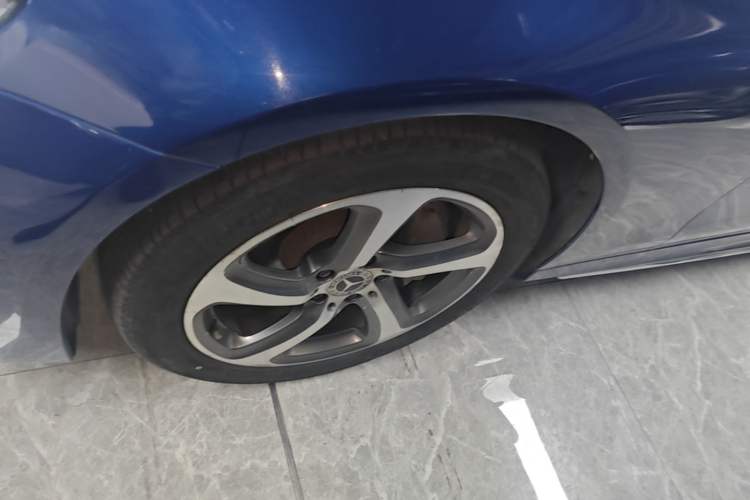 Used Mercedes-Benz E-Class 2018 Restyled E 300 L Sport Luxury Edition Left Front Wheel Hub