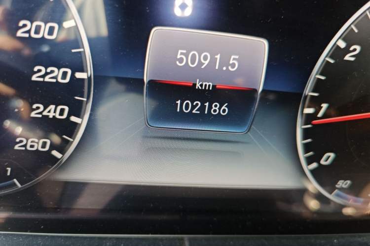 Used Mercedes-Benz E-Class 2018 Facelift E 200 L Odometer Close Up