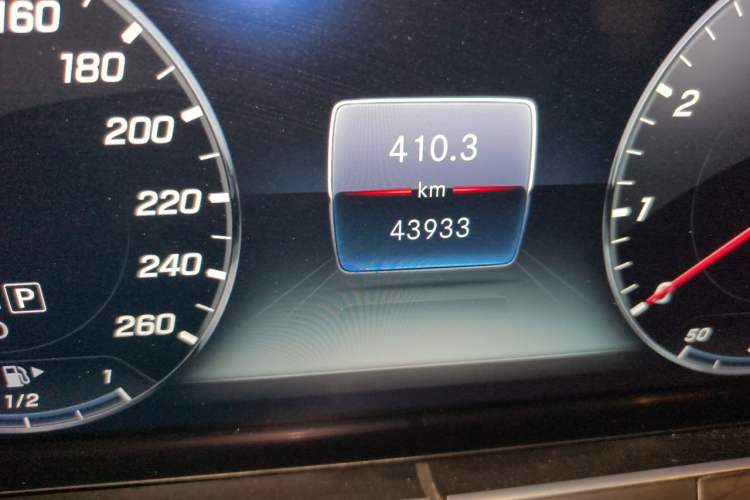 Used Mercedes-Benz E-Class 2018 Restyled E 300 L Sporty and Stylish Edition Odometer Close Up