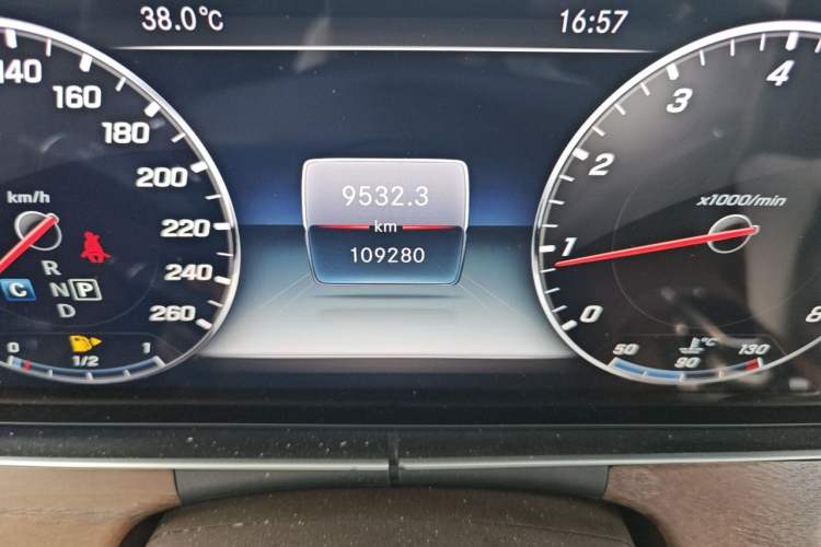 Used Mercedes-Benz E-Class 2018 Facelift E 200 L Odometer Close Up