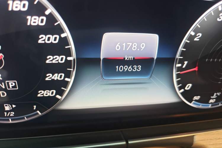 Used Mercedes-Benz E-Class 2018 E 200 Coupe Odometer Close Up