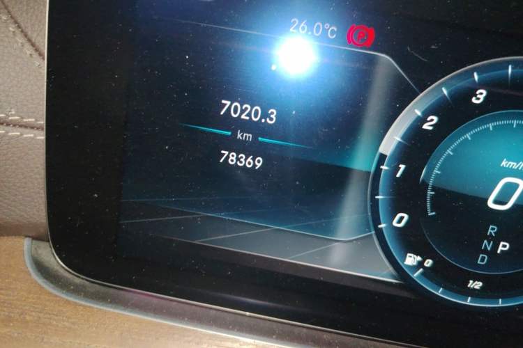 Used Mercedes-Benz E-Class 2018 Facelift E 200 L Odometer Close Up