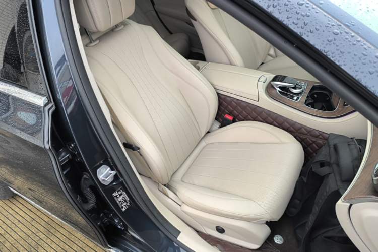 Used Mercedes-Benz E-Class 2018 Facelifted E 300 L Stylish Version Right Front Seat
