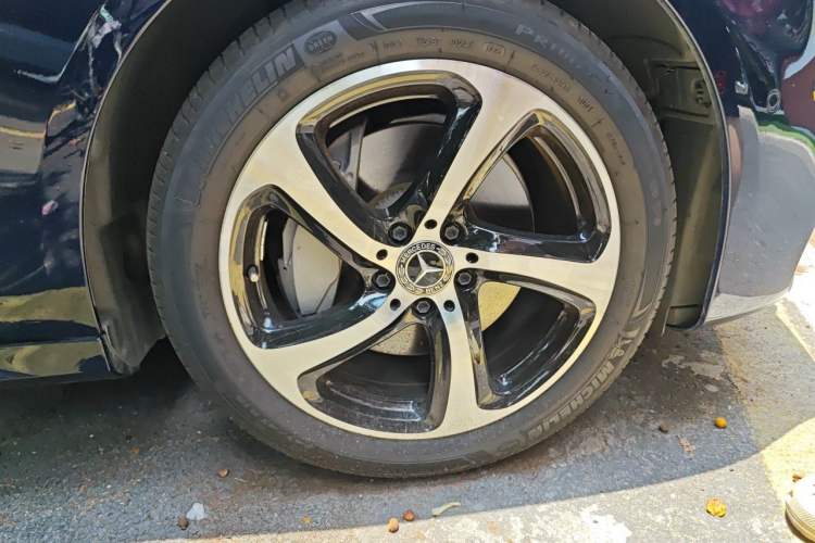 Used Mercedes-Benz E-Class 2018 E 300 Sport Edition Right Front Wheel Hub