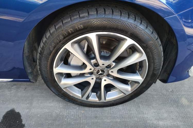 Used Mercedes-Benz E-Class 2018 Facelift E 300 L Luxury Edition Right Front Wheel Hub