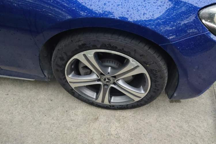 Used Mercedes-Benz E-Class 2018 Facelift E 200 L Sport Edition Right Front Wheel Hub